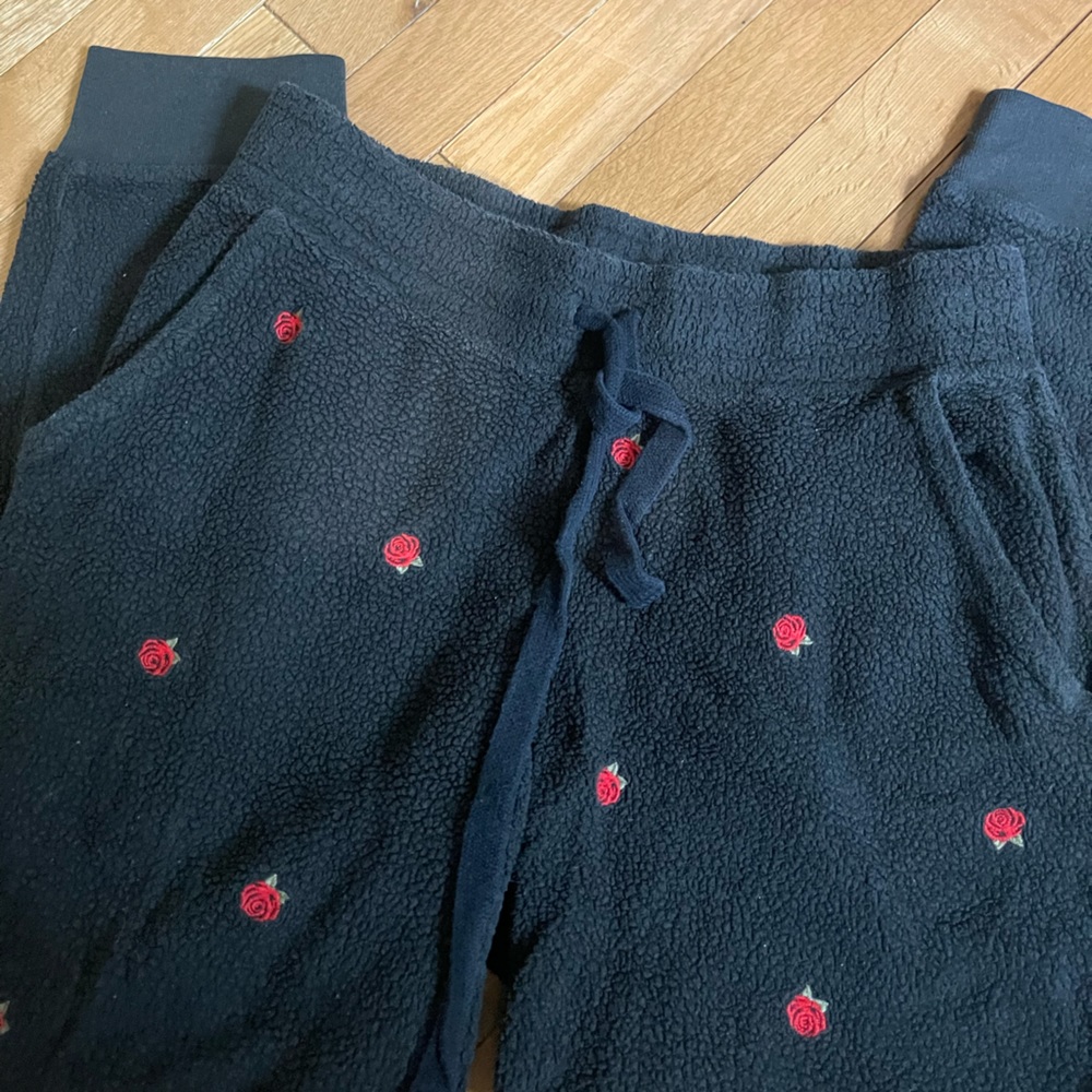 black and rose sweatpants/joggers